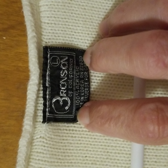 Ivory Cardigan Size Large: C - Picture 2 of 10